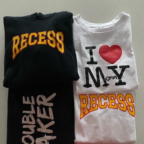 KIDS BUNDLE ONE SWEATER 3 T-SHIRTS - Picture 1 of 7